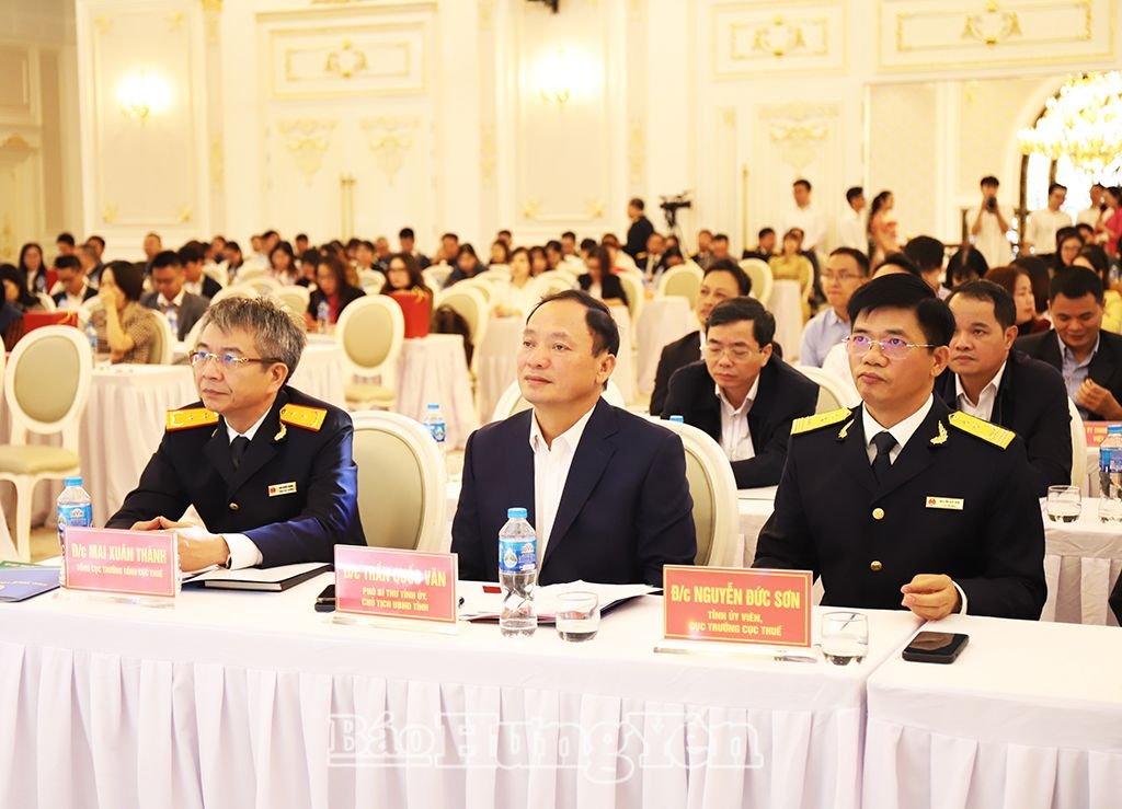   Tuyên dương người nộp thuế tiêu biểu năm 2023 và đối thoại doanh nghiệp năm 2024