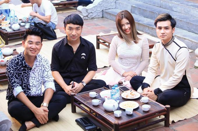   Đẩy mạnh thực hiện đổi mới chương trình, sách giáo khoa giáo dục phổ thông