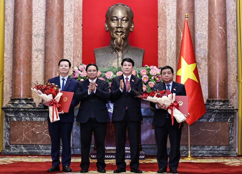   Chủ tịch nước trao quyết định bổ nhiệm các Phó Nh881 và Bộ trưởng nhiệm kỳ 2021-2026