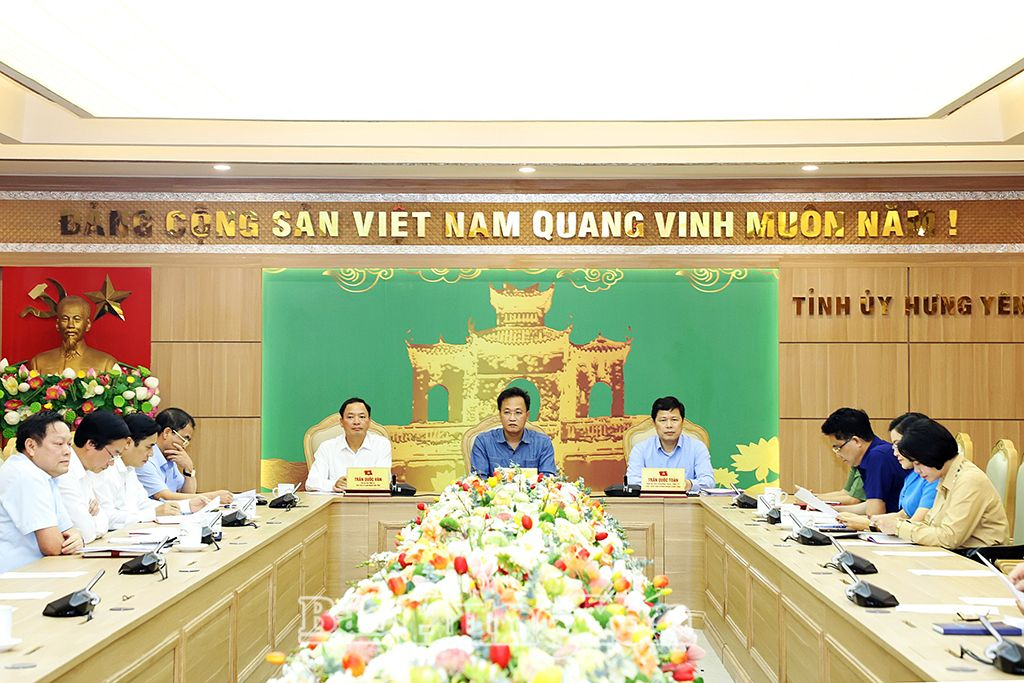   Giao ban Thường trực Tỉnh ủy với Thường trực các huyện ủy, thị ủy, thành ủy quý I và phương hướng, nhiệm vụ quý II/ 2025