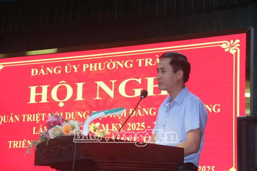 Đồng chí Trần Lê Huy, Bí thư Đảng ủy, Chủ tịch Nh88 - Cá Cược Mỗi Ngày - Nh88 vip Liền Tay phường Trà Lý phát biểu chỉ đạo hội nghị.