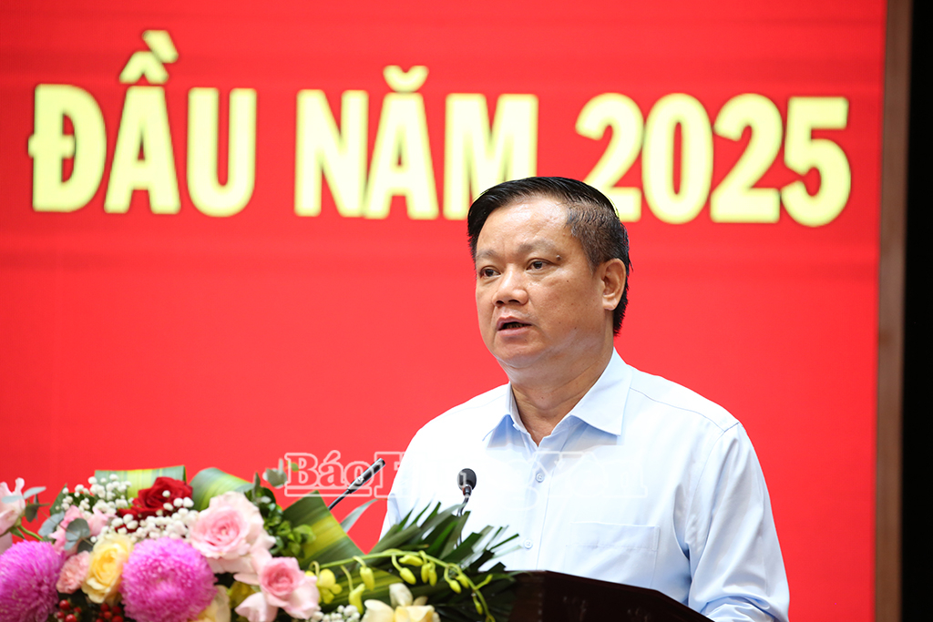 Đồng chí Nguyễn Khắc Thận, Phó Bí thư Tỉnh uỷ, Chủ tịch Nh88 casino tỉnh phát biểu tại hội nghị