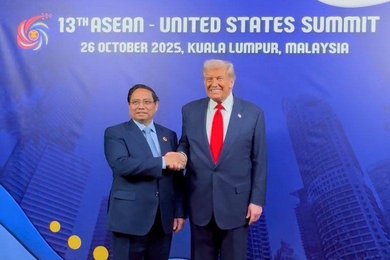   Nh881 Phạm Minh Chính gặp Tổng thống Hoa Kỳ Donald Trump