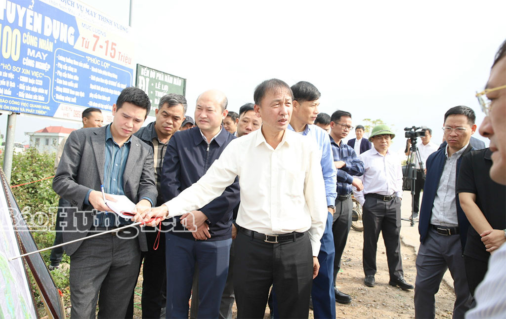 Đồng chí Phó Chủ tịch Nh88 casino tỉnh Nguyễn Hùng Nam kiểm tra thực địa Nh88 đăng Nhập khu phức hợp đô thị, du lịch sinh thái, sân golf Khoái Châu.