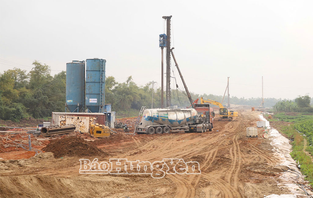 Thi công Nh881 tuyến đường kết nối di sản Nh88 com du lịch và Nh88 net kinh tế dọc sông Hồng.