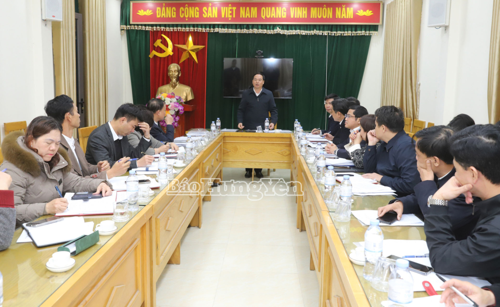 Các đại biểu dự buổi kiểm tra, Nh883.