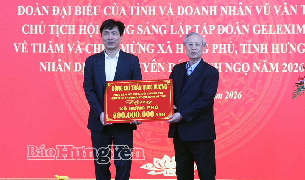   Nguyên Thường trực Ban Bí thư Trần Quốc Vượng thăm, tặng quà tại các xã Thái Thụy, Tiền Hải và Hưng Phú