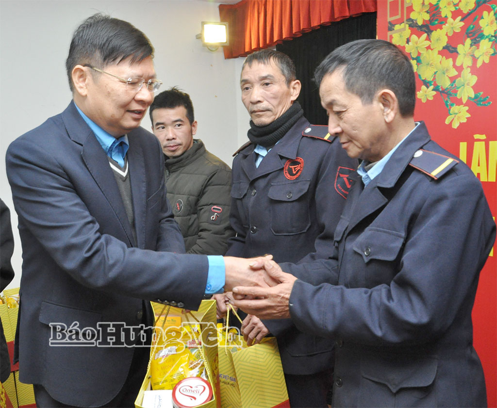   Đồng chí Phó Chủ tịch Tổng Liên đoàn Lao động Việt Nam Phan Văn Anh thăm, chúc Tết doanh nghiệp và tặng quà cho đoàn viên công đoàn, người lao động có hoàn cảnh khó khăn