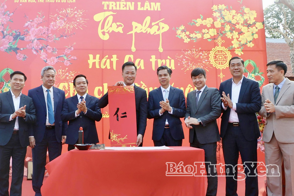   Triển lãm thư pháp, hát ca trù và cho chữ đầu xuân 2026