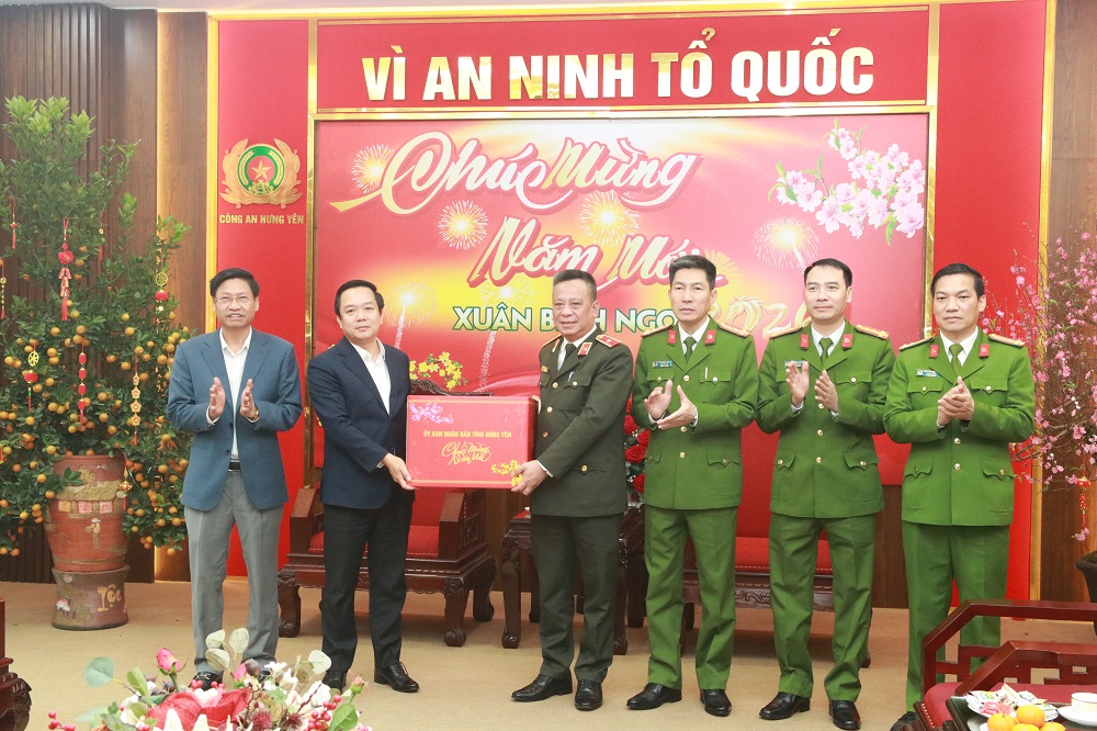  Đồng chí Phó Bí thư Tỉnh ủy, Chủ tịch Nh88 casino tỉnh thăm, chúc Tết, kiểm tra các đơn vị làm nhiệm vụ dịp Tết Nguyên đán Bính Ngọ 2026