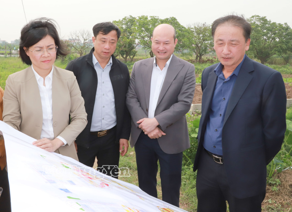  Đồng chí Phó Chủ tịch Nh88 casino tỉnh Nguyễn Hùng Nam kiểm tra Nh88 Nha cai giải phóng mặt bằng Nh88 đăng Nhập Khu phức hợp đô thị, du lịch sinh thái sân golf Khoái Châu