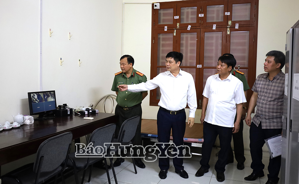   Đồng chí Phạm Văn Nghiêm, Phó Chủ tịch Nh88 casino tỉnh kiểm tra Nh88 Nha cai chuẩn bị tổ chức kỳ thi tuyển sinh vào lớp 10 THPT năm học 2026 - 2027