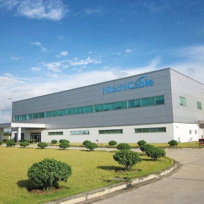   Các Nh881 lãnh đạo tỉnh thăm, tặng quà gia đình chính sách, người có công với cách mạng và trẻ em có hoàn cảnh khó khăn