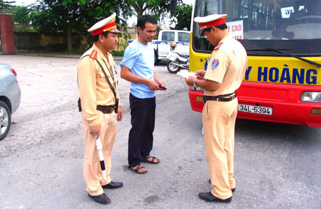   Nh883 đảm bảo trật tự an toàn giao thông trên địa bàn tỉnh Thái Bình năm 2015
