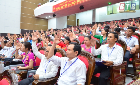   300 đại biểu tham gia bầu Đoàn Chủ tịch, Đoàn Thư ký, Ban Thẩm tra tư cách đại biểu tại Đại hội Công đoàn tỉnh lần thứ XXIII