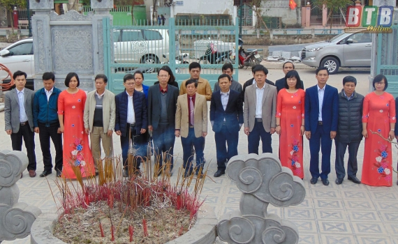   Ban Tổ chức Tỉnh ủy dâng hương tưởng niệm Nh881 Nguyễn Đức Cảnh