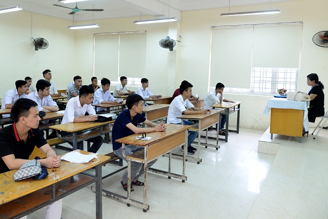   Thí sinh cả nước bước vào Kỳ thi THPT quốc gia 2018