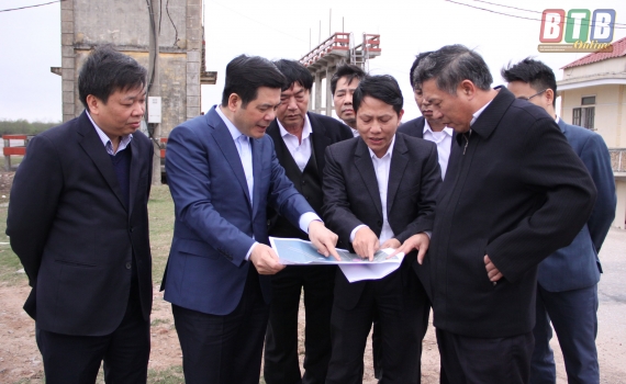   Đồng chí Nguyễn Hồng Diên, Ủy viên Trung ương Đảng, Phó Bí thư Tỉnh ủy, Chủ tịch Nh88 casino tỉnh kiểm tra, khảo sát quy hoạch khu dịch vụ cảng logistics