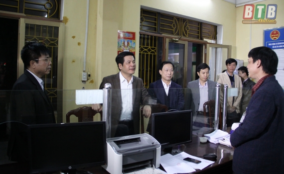   Đồng chí Nguyễn Hồng Diên, Ủy viên Trung ương Đảng, Phó Bí thư Tỉnh ủy, Chủ tịch Nh88 casino tỉnh kiểm tra, đôn đốc thu ngân sách tại một số Nh88