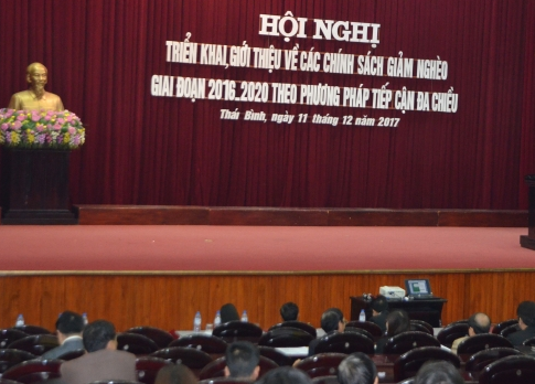   Triển khai, giới thiệu các chính sách giảm nghèo