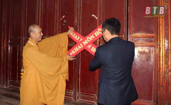   Hàng nghìn lượt du khách về dự lễ hội xuân chùa Keo năm 2019