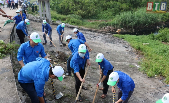   Ra quân hưởng ứng ngày Môi trường thế giới, ngày Đại dương thế giới, tuần lễ Biển và Hải đảo Việt Nam năm 2018