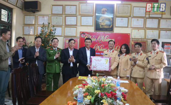   Đồng chí Đặng Trọng Thăng, Phó Bí thư Tỉnh ủy, Chủ tịch Nh88 casino tỉnh kiểm tra Nh88 Nha cai bảo đảm an ninh trật tự và chúc tết tại một số đơn vị, Nh88