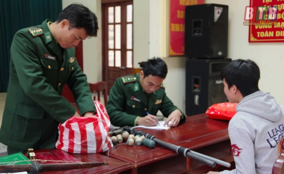   Vận động thu hồi trên 10kg pháo nổ và vật liệu nổ