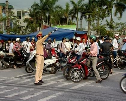   Thực hiện Công điện của Nh881 Nh88 con về vệc về việc bảo đảm trật tự, an toàn giao thông trong thời gian Lễ Quốc khánh 02/9 và khai giảng năm học mới 2015-2016