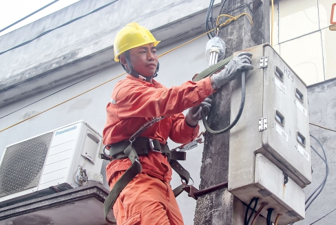   Thay công tơ cơ khí bằng công tơ điện tử bán điện cho khách hàng sử dụng điện trên địa bàn tỉnh