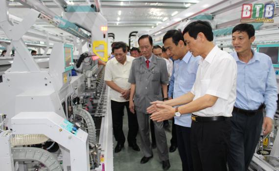   Đồng chí Đặng Trọng Thăng, Phó Bí thư Tỉnh ủy, Chủ tịch Nh88 casino tỉnh kiểm tra tiến độ thực hiện một số Nh88 đăng Nhập ở huyện Quỳnh Phụ