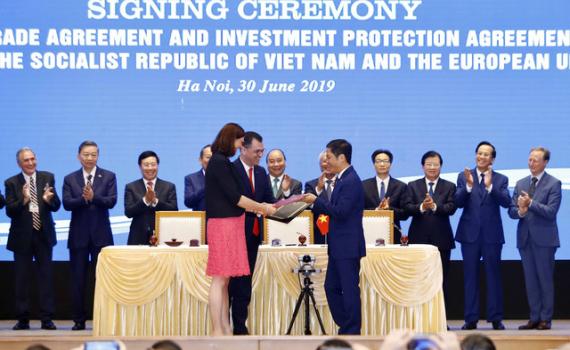   Việt Nam và EU ký Hiệp định EVFTA và EVIPA