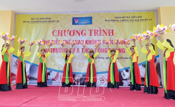   Sôi nổi, hiệu quả chương trình đồng diễn thể thao không khói thuốc