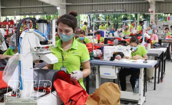   Thi đua sản xuất, kinh doanh chào mừng Đại hội Đảng bộ tỉnh lần thứ XX