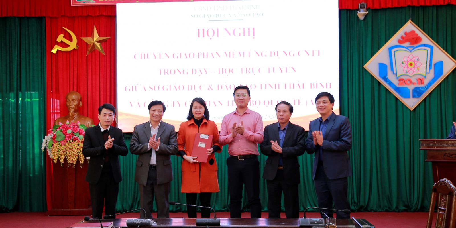   Chuyển giao phần mềm ứng dụng Công nghệ thông tin trong dạy - học trực tuyến