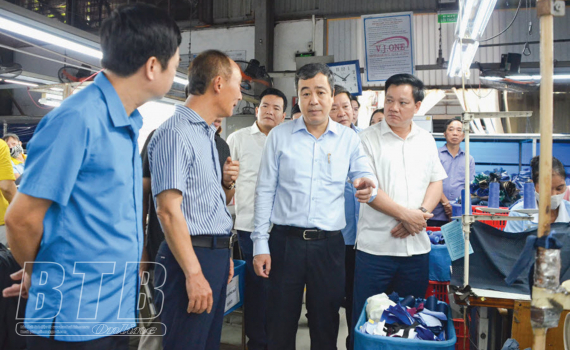   Đẩy mạnh thực hiện các phong trào thi đua yêu nước, Nh881 quê hương Thái Bình ngày càng giàu đẹp, văn minh