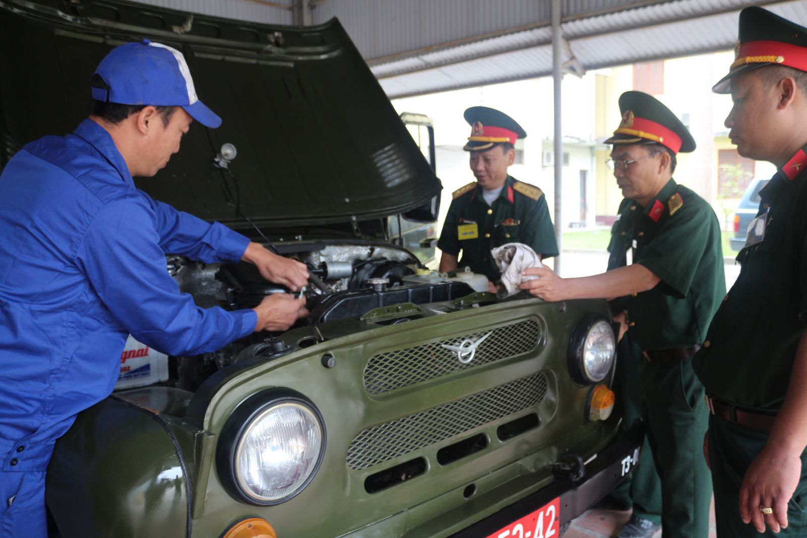   Lực lượng vũ trang tỉnh Thái Bình:  Gương mẫu thực hiện an toàn giao thông