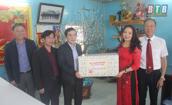   Đồng chí Nguyễn Tiến Thành, Phó Bí thư Tỉnh ủy kiểm tra và chúc tết tại các đơn vị