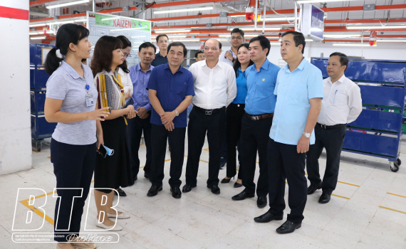   Các Nh881 lãnh đạo tỉnh thăm, động viên doanh nghiệp và người lao động tại một số doanh nghiệp trên địa bàn tỉnh