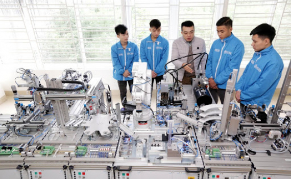   Lần đầu tiên tuyên dương học sinh, sinh viên giáo dục nghề nghiệp xuất sắc