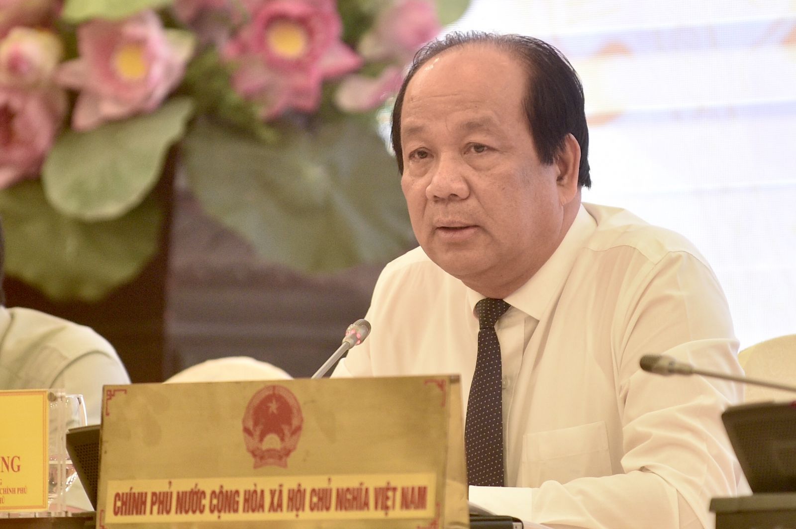   Mở lại đường bay quốc tế, tổ chức cách ly người nhập cảnh như thế nào?