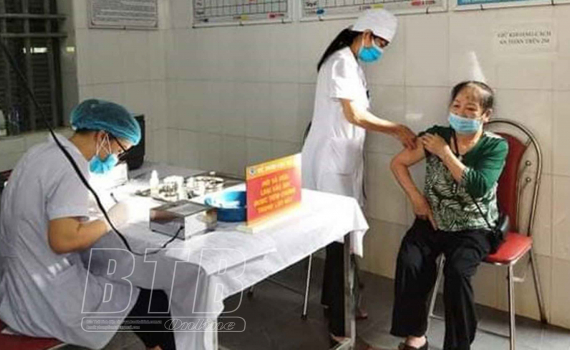   Đông Hưng: Tiêm 26.327 liều vắc-xin phòng Covid-19 cho các nhóm đối tượng