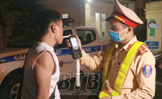   Phát hiện, xử lý 1.233 trường hợp vi phạm về bảo đảm trật tự an toàn giao thông