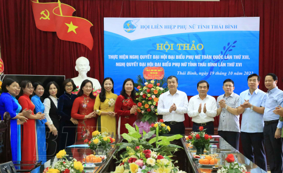   Các Nh881 lãnh đạo tỉnh: Chúc mừng cán bộ, hội viên, phụ nữ nhân kỷ niệm 92 năm ngày thành lập Hội Liên hiệp Phụ nữ Việt Nam