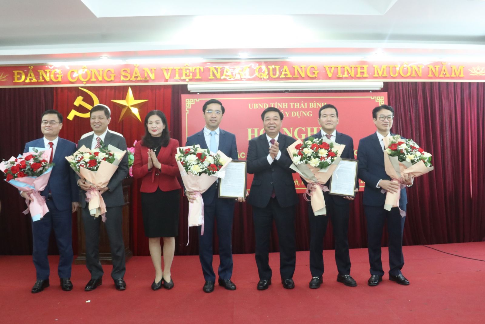   Nh883 Quyết định hợp nhất tổ chức Đảng và quyết định chỉ định, bổ nhiệm cán bộ tại Sở Xây dựng