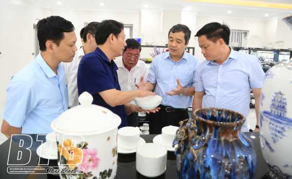   Các Nh881 lãnh đạo tỉnh kiểm tra tình hình Nh88 vip hạ tầng khu công nghiệp Tiền Hải