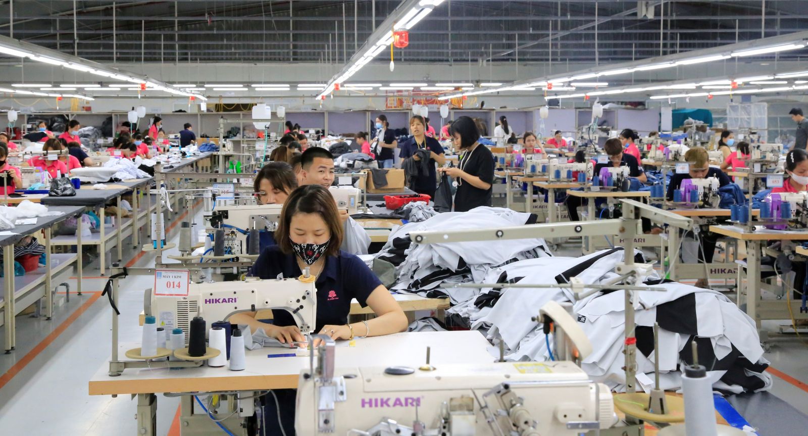   Tổng kim ngạch xuất nhập khẩu hàng hóa năm 2021 ước đạt 3.700 triệu USD