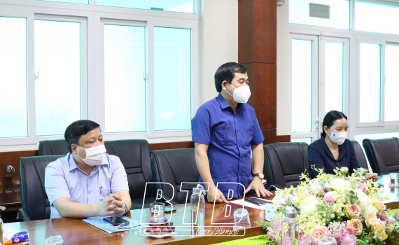   Đồng chí Phó Bí thư thường trực Tỉnh ủy, Chủ tịch Nh88 - Cá Cược Mỗi Ngày - Nh88 vip Liền Tay tỉnh kiểm tra Nh88 Nha cai sinh hoạt chi bộ tại một số doanh nghiệp