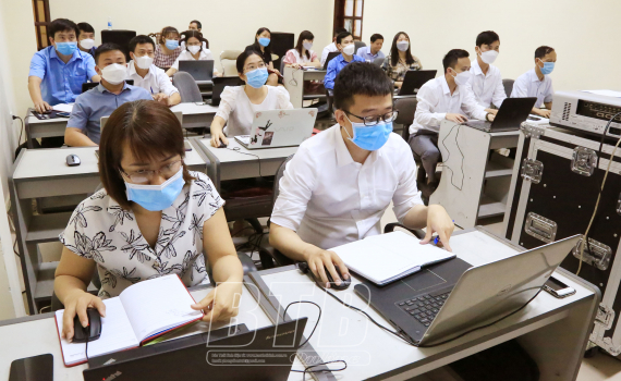   Tập huấn phân quyền cung cấp thông tin trên phần mềm “Sổ tay đảng viên điện tử”