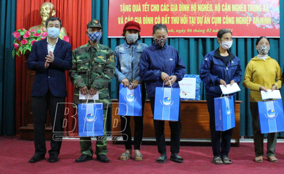   Các Nh881 lãnh đạo tỉnh thăm, tặng quà tết tại huyện Tiền Hải, Đông Hưng và Làng trẻ SOS Thái Bình